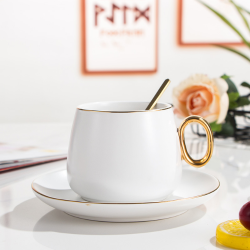 Чаша, чинийка, лъжичка Charming White 220 мл на ниска цена от MaxShop