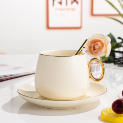Чаша, чинийка, лъжичка 220 мл на ниска цена от MaxShop