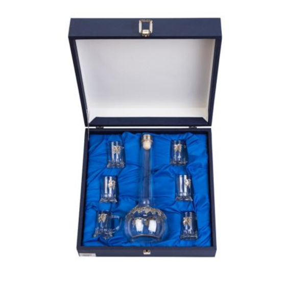 Оригинален португалски сет за ракия от Freitas & Dores с декорация грозд и чаши с дръжки