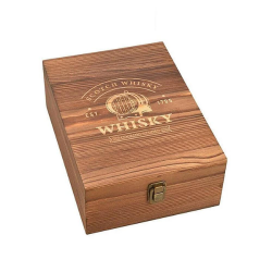 Сервиз за Уиски - 4 чаши в дървена кутия на ниска цена от MaxShop