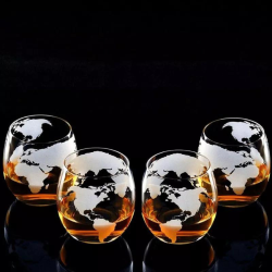 Подаръчен комплект за уиски Globe на ниска цена от MaxShop