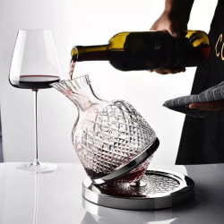 Въртящ се декантер за вино с 2 чаши на ниска цена от MaxShop