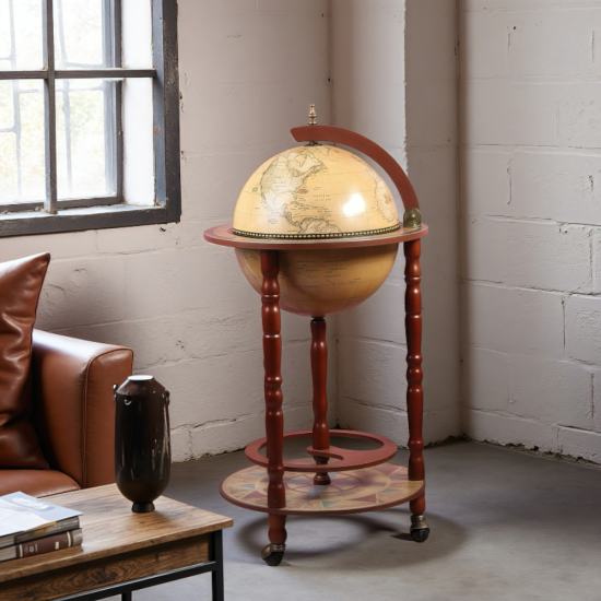 Дървен глобус бар Магелан с колелца и долен рафт за бутилки