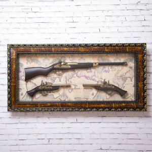 Голямо стенно пано с антични оръжия