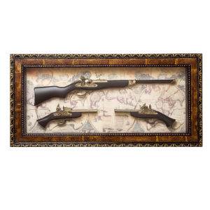Голямо стенно пано с антични оръжия