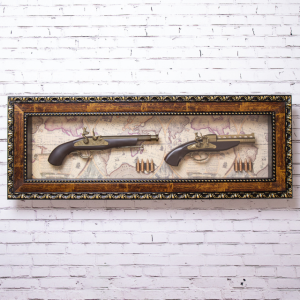 Луксозна 3D картина с пистолети и старинна карта