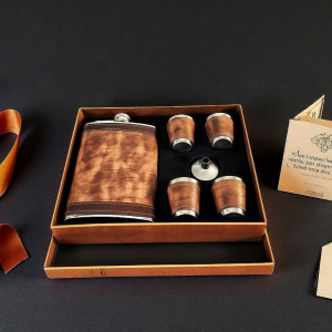 Комплект фласк и 4 чашки