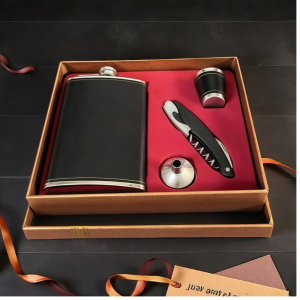 Елегантен мъжки сет за алкохол с еко кожа