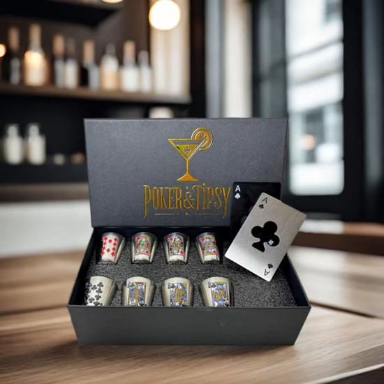 Луксозна черна кутия с надпис "Poker & Tipsy", съдържаща 8 метални шот чаши с карти и 2 отварачки Асо