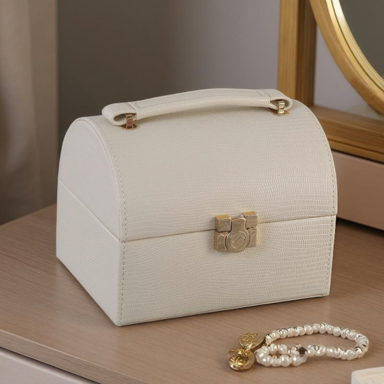 Затворена луксозна кутия от релефна еко кожа с удобна дръжка за носене