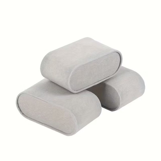 Светла дървена кутия за часовници с прозрачен стъклен капак