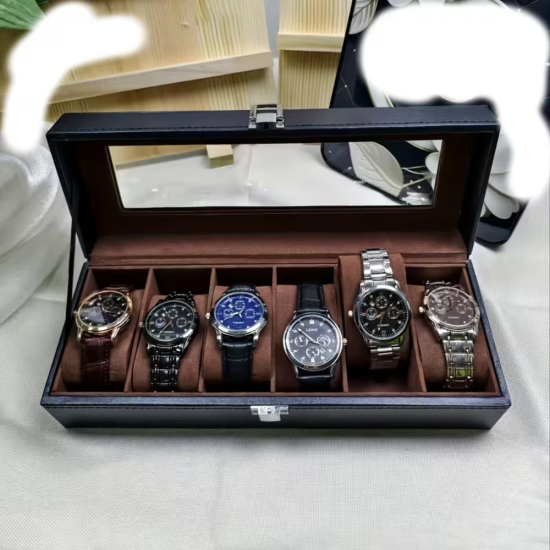 Компактен органайзер за часовници от еко кожа с бели шевове и метална закопчалка