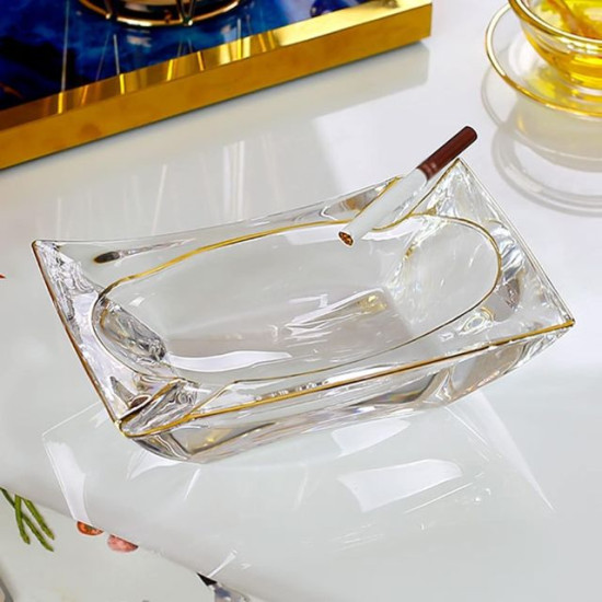 Луксозен масивен стъклен пепелник със златист кант за пури