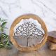 Кръгла декоративна статуетка с масивна дървена рамка и вградено метално дърво, символ на живота