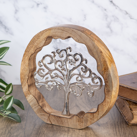 Кръгла декоративна статуетка с масивна дървена рамка и вградено метално дърво, символ на живота