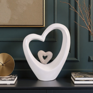 Бяла Порцеланова Статуетка Двойно Сърце