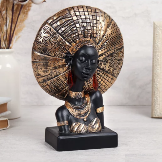 Декоративна статуетка на африканска жена със златист тюрбан и бижута