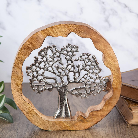 Кръгла декоративна статуетка с масивна дървена рамка и вградено метално дърво, символ на живота и хармонията