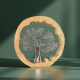 Кръгла декоративна статуетка с масивна дървена рамка и вградено метално дърво, символ на живота и хармонията
