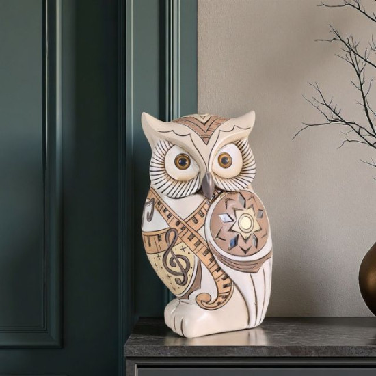 Арт статуетка бухал в кремаво с изрисуван сол ключ и петолиние