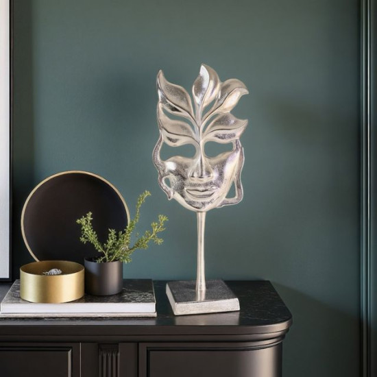Артистична метална статуетка маска на изяществото в сребристо