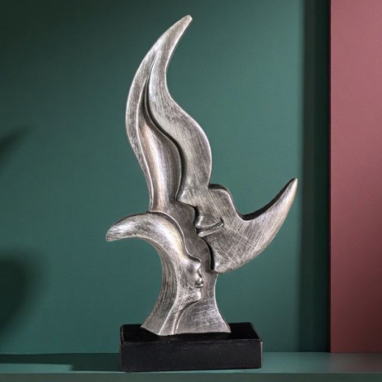 Абстрактна статуетка майка и дете в сребрист цвят на черна основа