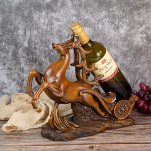 Декоративна поставка за вино - фигура елен 