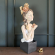 Декоративна фигура бюст на момиче със затворени очи