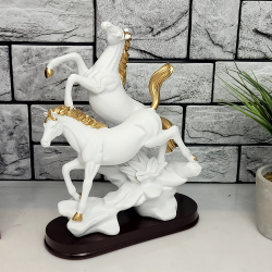 Декоративна статуетка ''Коне'' на ниска цена от MaxShop