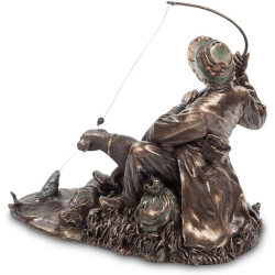 Арт Статуетка на рибар на ниска цена от MaxShop