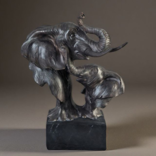 Тъмна статуетка семейство слонове от полирезин за късмет