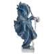 Арт декорация Танц Висока статуетка на танцуваща жена с дълга синя рокля и сребърно тяло, уловена в движение.