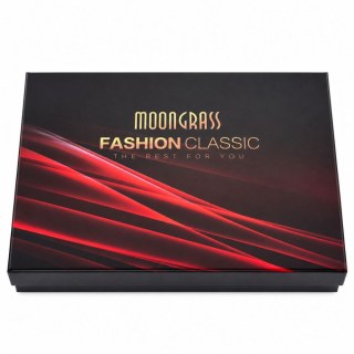 Затворена черна подаръчна кутия с червени вълни и надпис Moongrass Fashion Classic