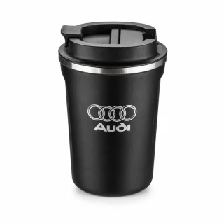 Черна матова термо чаша със сребристо лого Audi и затворена капачка