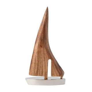 Декоративна фигура на лодка, идеална за морски акцент в дома или офиса
