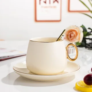 Чаша, чинийка, лъжичка 220 мл на ниска цена от Max-Shop