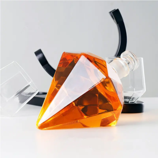 Гарафа за Уиски с Две Чаши – Diamond Elegant