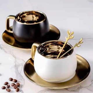 Чаша с чинийка Golden White & Black на ниска цена от Max-Shop