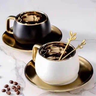 Чаша с чинийка Golden White & Black на ниска цена от Max-Shop