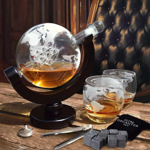 Луксозен сет Globe Decanter Set- декантер глобус, 2 чаши, камъни за уиски и аксесоари
