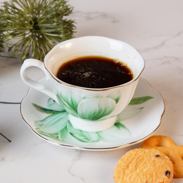 Комплект 6 чаши с чинийки в подаръчна кутия на ниска цена от Max-Shop
