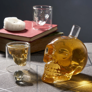 Декантер с 6 чаши за шот Oak & Steel Skull 